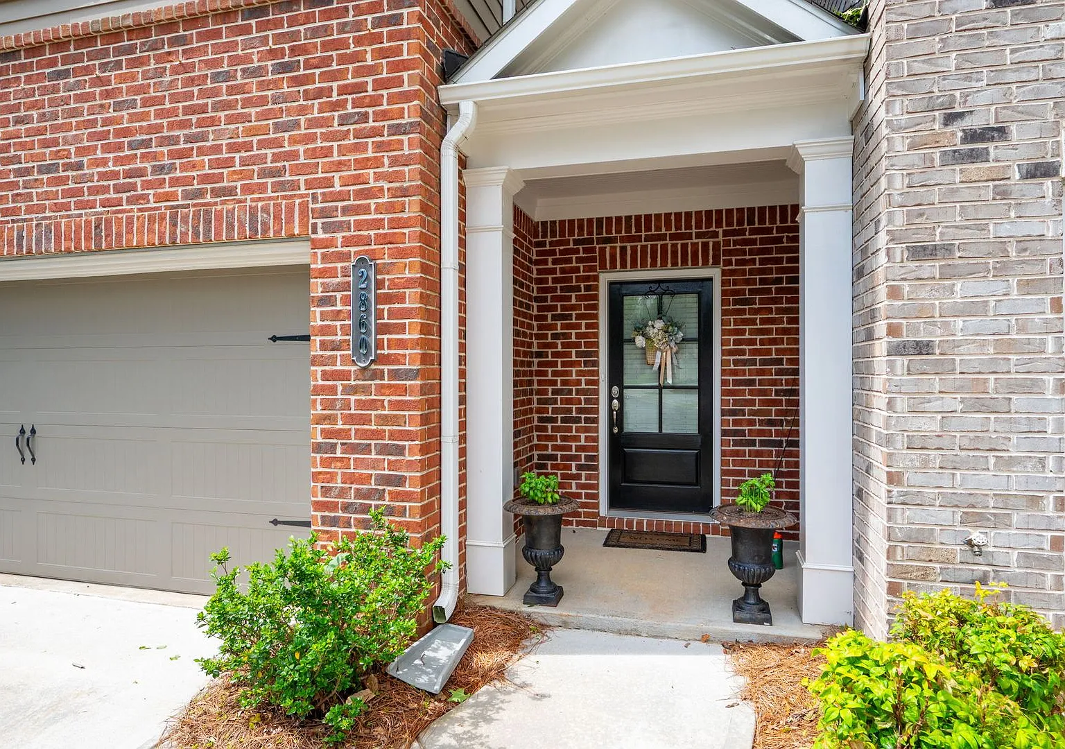 Stunning & Spacious Downtown Kennesaw Townhome 3 Bed 3.5 Bath w/2 Car Garage! — Photo 3
