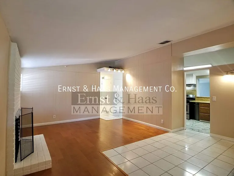 3310 E Curry St — Photo 3