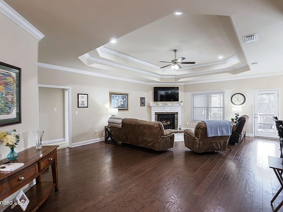5th image of 24921 Knollwood Dr