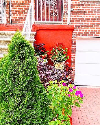 3rd image of 1048 E 219th St