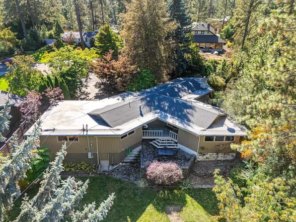 1103 E Christmas Tree Ln, Spokane, WA 99203