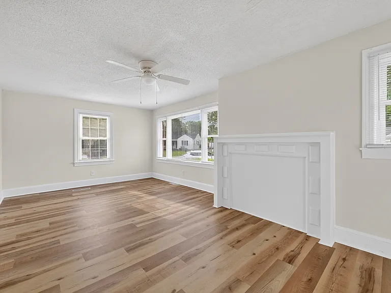 2813 Jackson Dr — Photo 32