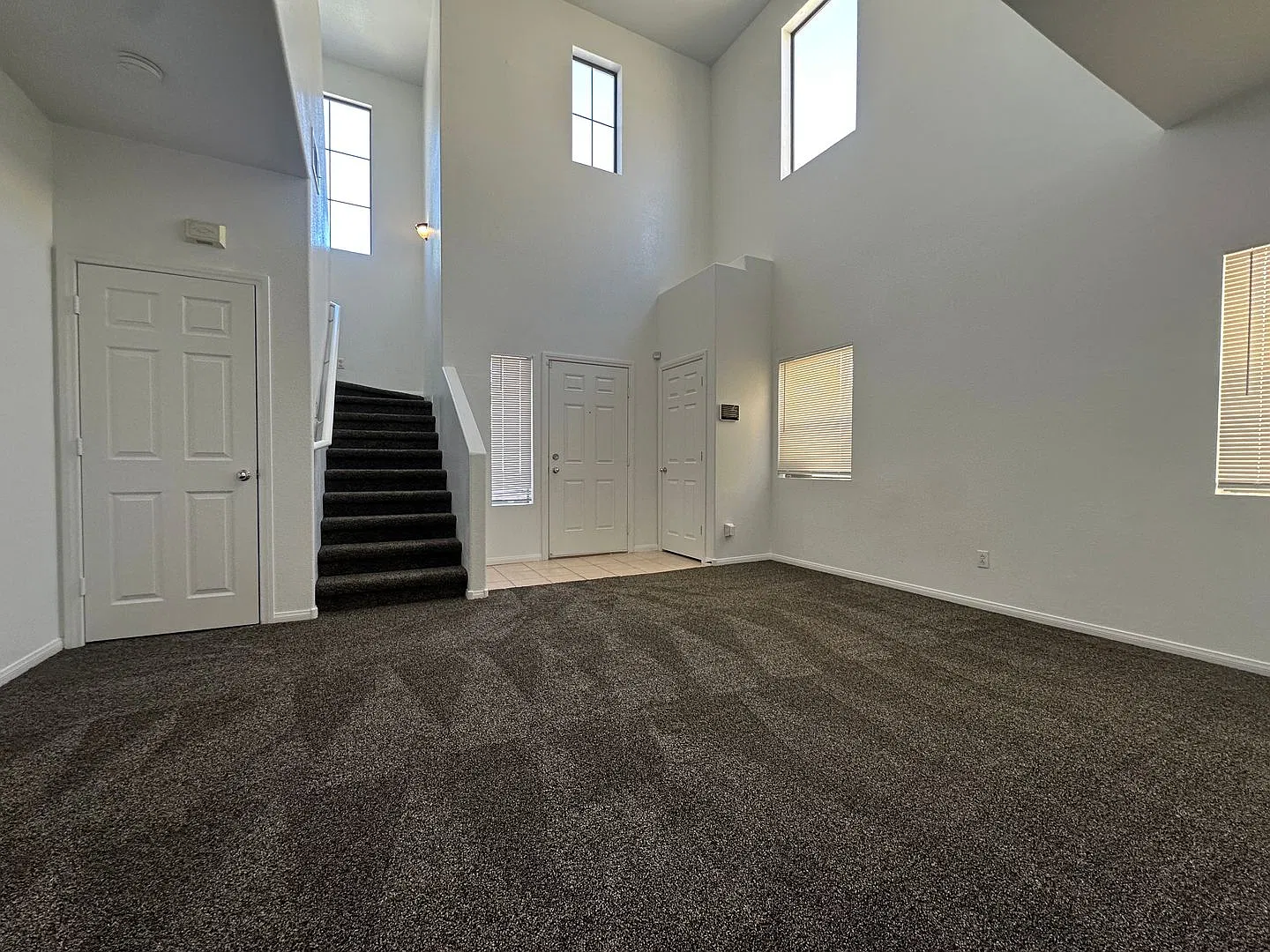 Inviting Two-Story, 2-Bedroom Home Near Stallion Mountain Golf Course — Photo 2