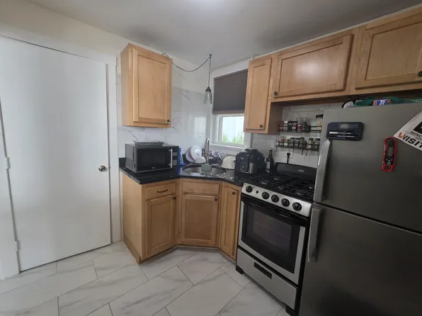 10 Sycamore Ter APT 1R, Somerville, MA 02145