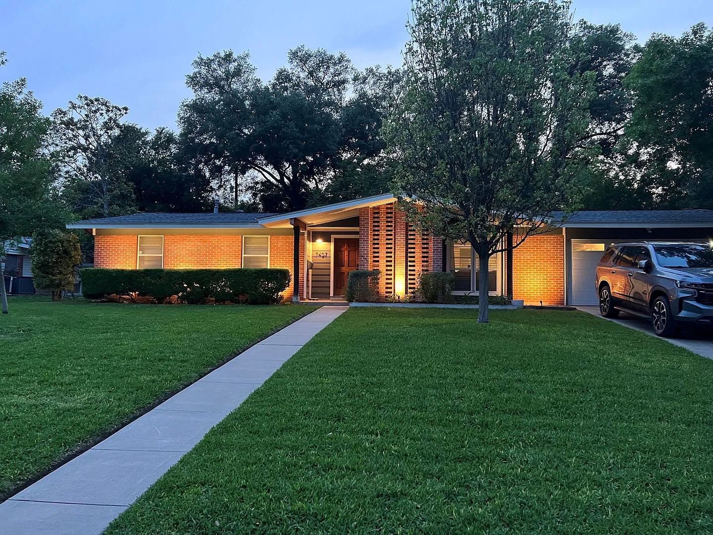 Renovated 3-Bedroom In Northwood — Photo 3