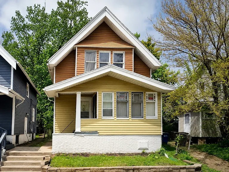 2515 Lexington Ave — Photo 1