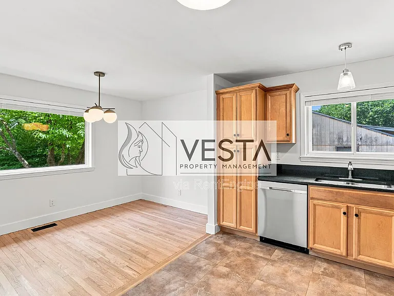 149 Oakdale Rd — Photo 12