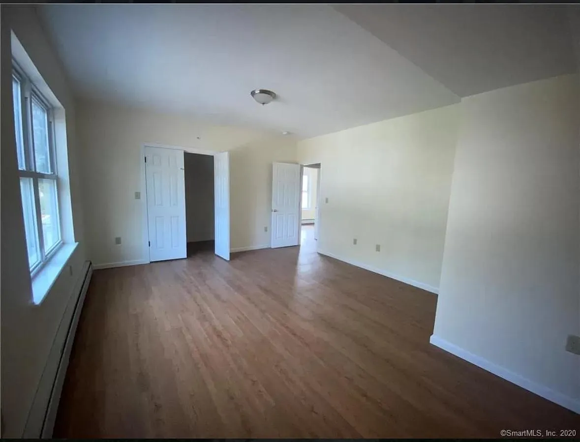 2 bed, 900 sqft, $1,500 — Photo 4