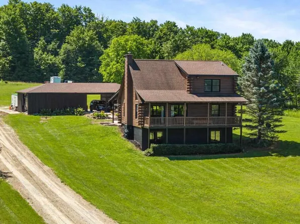 2900 Healey Rd, Boyne City, MI 49712