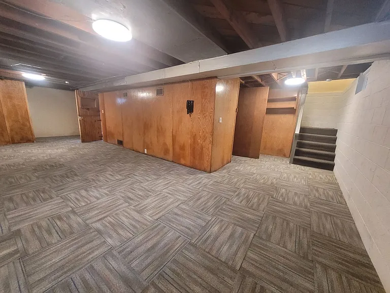 2405 Maple St — Photo 16