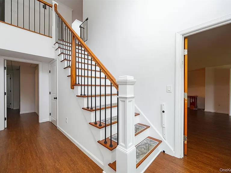 921 W Dover Rd — Photo 21