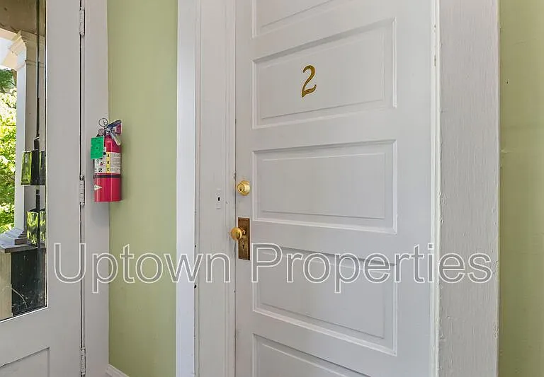 1005 SE 27th Ave #2 — Photo 2