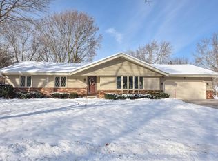 761 Crestwood DRIVE, Waukesha, WI 53188