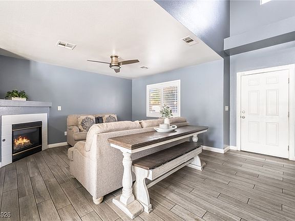 3rd image of 3863 Aspen Springs Ave