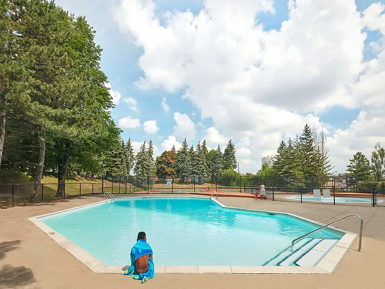 8 Silver Maple Ct — Photo 13