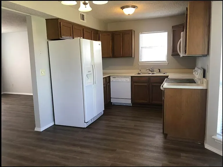 3000 W Houston Pl — Photo 7