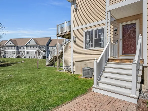 323 Hampton Way Unit 323, Abington, MA 02351