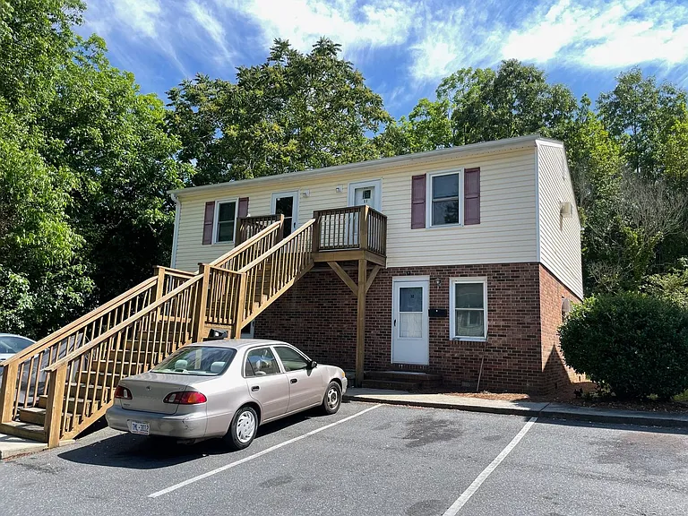 507 S Main St — Photo 2