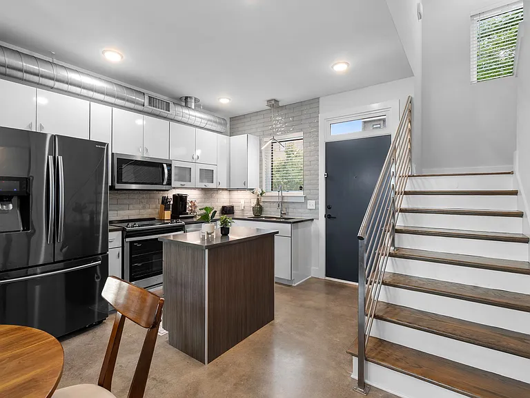 84 Evanston Ave — Photo 10