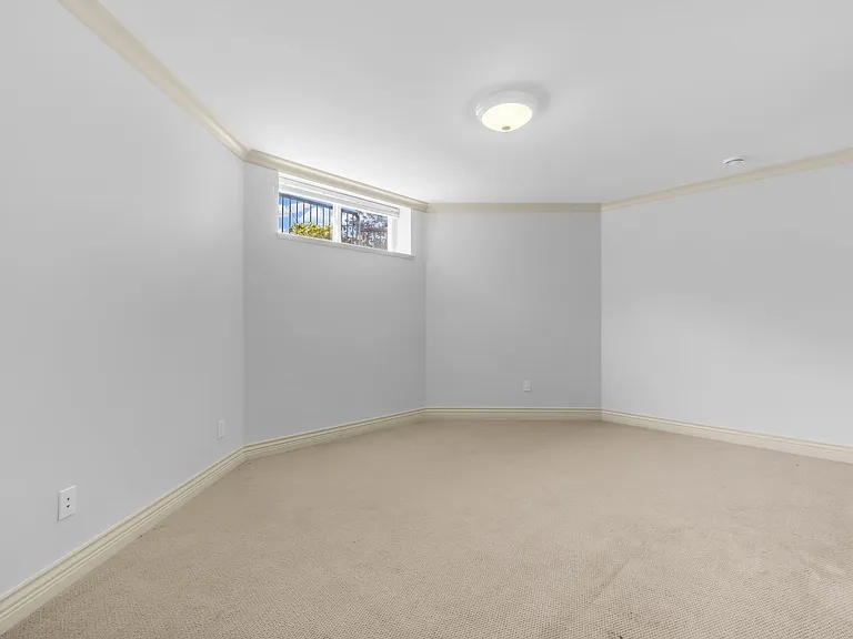 7353 Union St — Photo 30