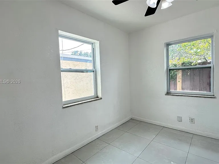2220 Charleston St #2 — Photo 10