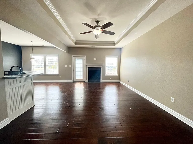 150 Travis Blvd — Photo 6