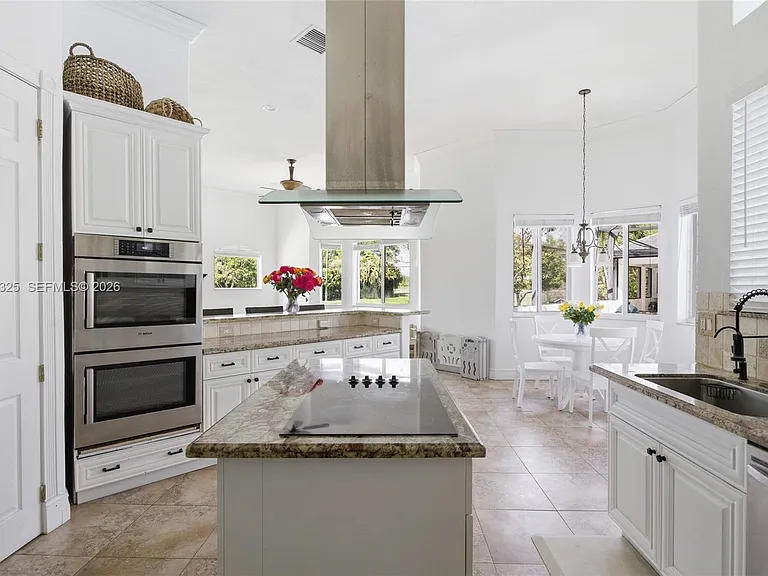 20401 SW 48th Pl — Photo 7