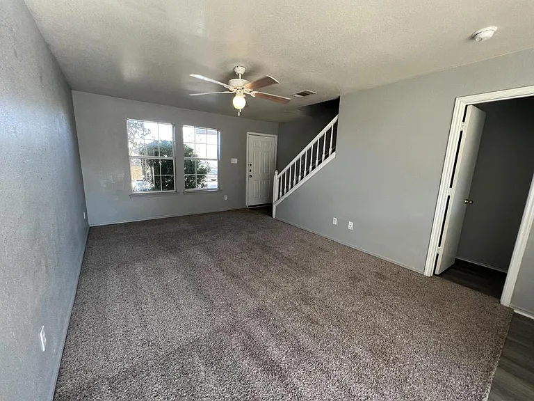 5908 Greengate Dr #B — Photo 4