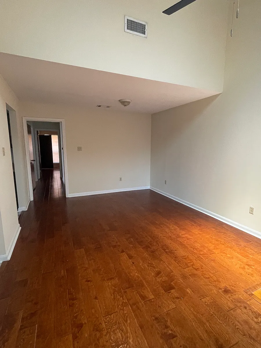 Building Photo - 7942 Bles Ave