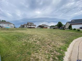 718 Jantze Cir, Milford, NE 68405