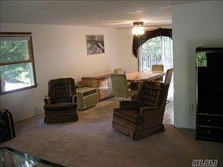 2nd image of 47 Winside Ln