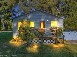 503 Fassett St, Algonac, MI