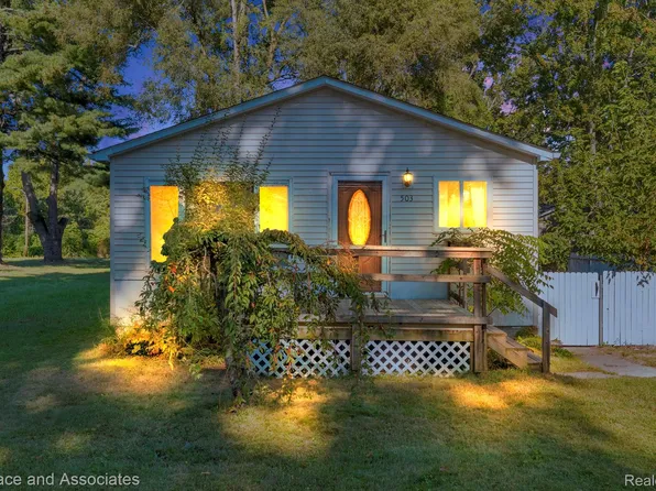 503 Fassett St, Algonac, MI 48001