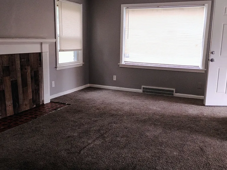10603A Lakepointe St — Photo 2