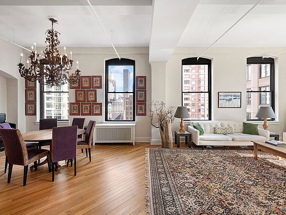 4th image of 108 W 25th St Unit Penthouse 12