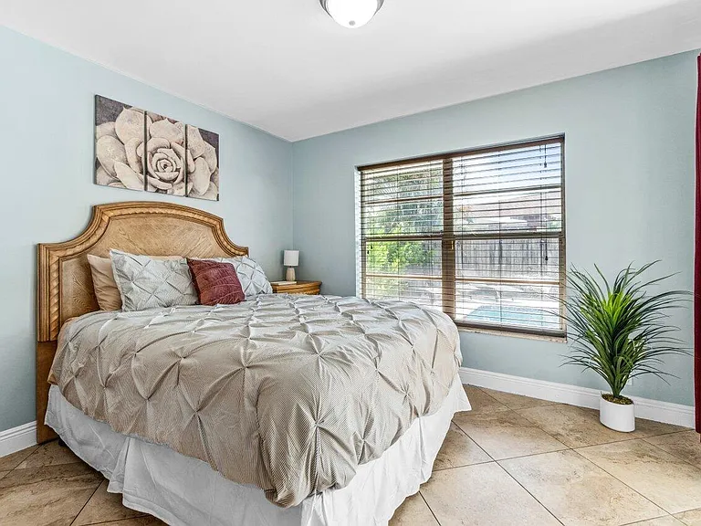 1352 Wyndcliff Dr — Photo 15