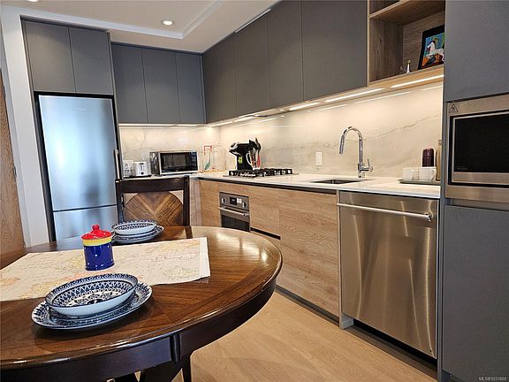 2nd image of 363 Tyee Rd #504