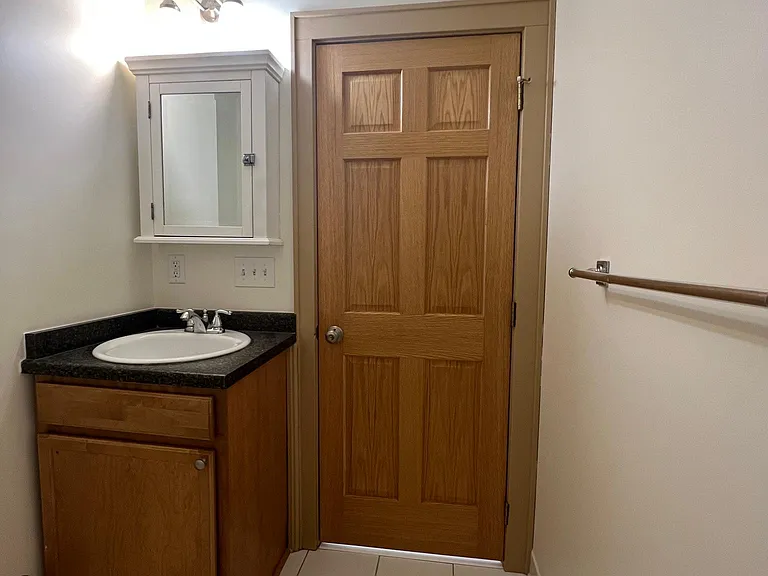2716 Hennepin Ave S #B2 — Photo 8