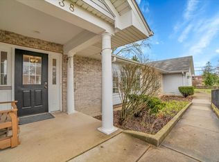 38 N Washington St, Westmont, IL 60559