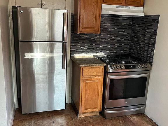 4th image of 4175 Landis St