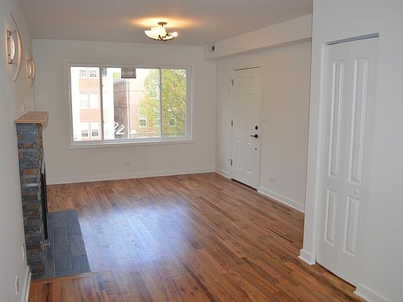 5th image of 1438 N Maplewood Ave APT 1
