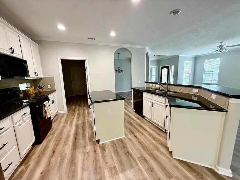 14 Dardenelle Ct — Photo 2