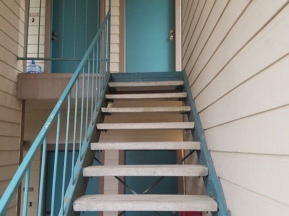 5th image of 7082 N Holiday Dr
