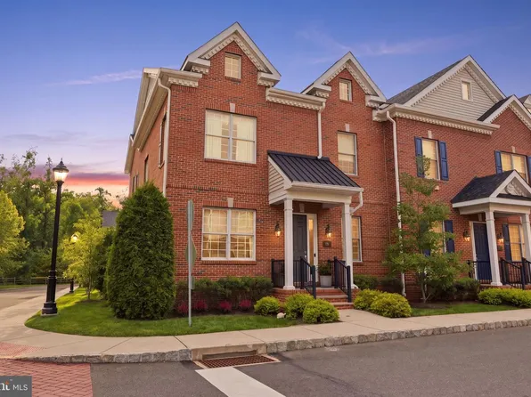 80 Creekview Ln, Yardley, PA 19067