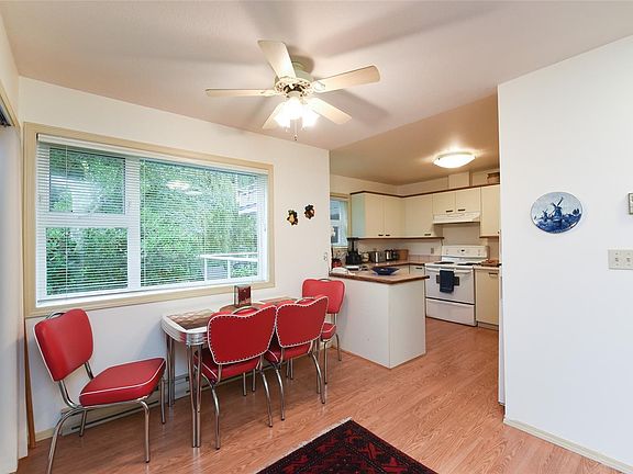 4th image of 137 Port Augusta St #305