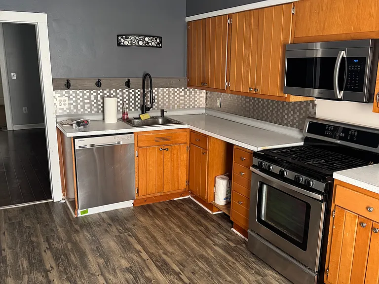 125 S Seward Ave #125 — Photo 5