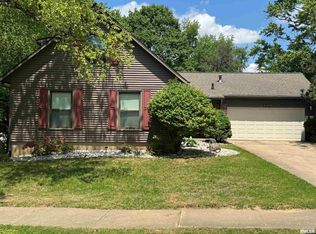 3209 W Westport Rd, Peoria, IL 61615