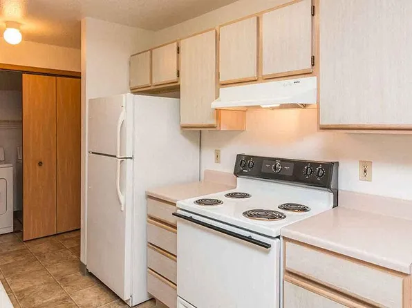 EAST WOODS APARTMENTS