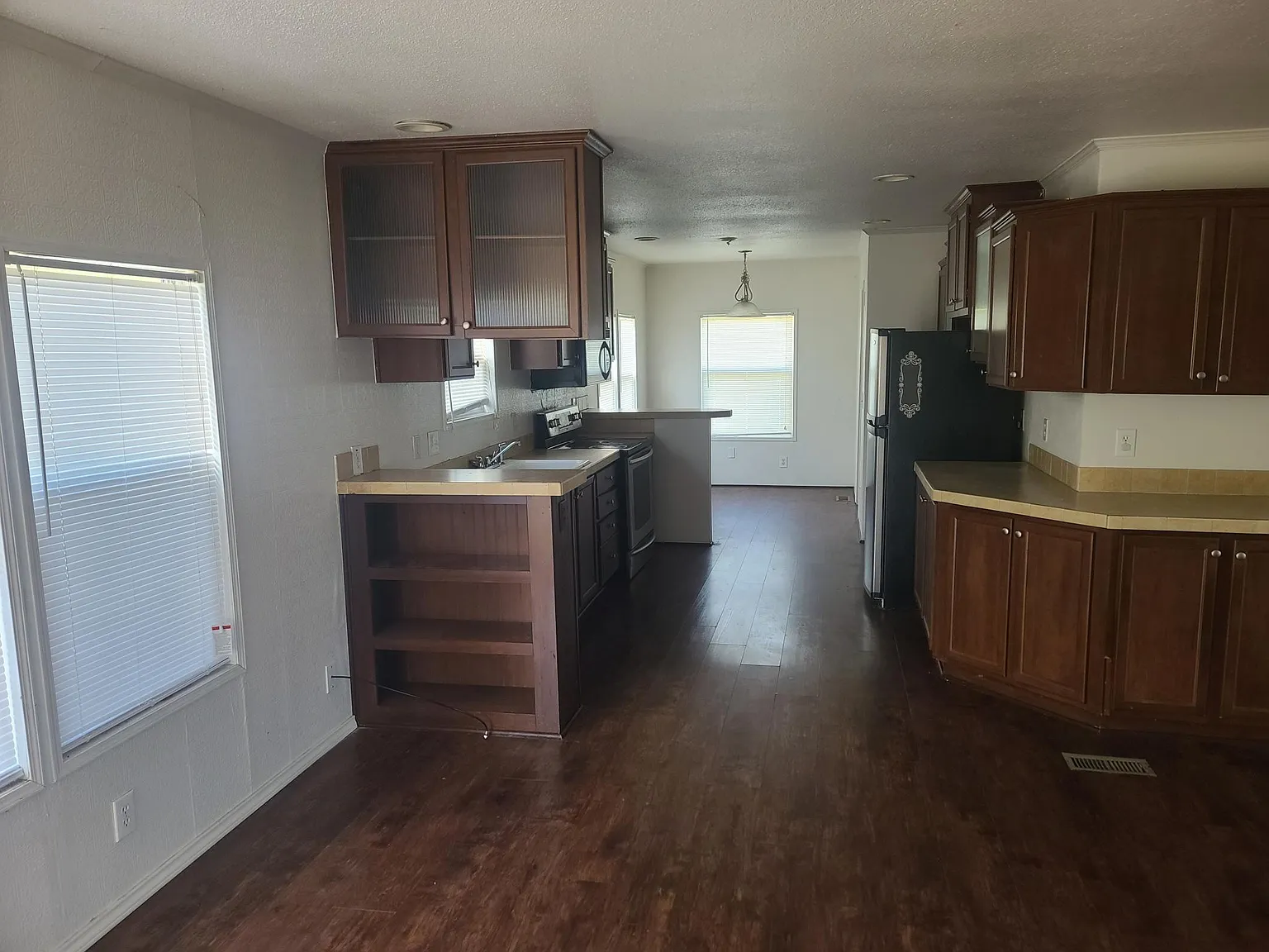 3 bed, 1440 sqft, $1,500 — Photo 2