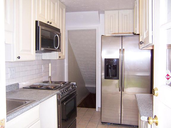 3rd image of 1799 Kings Ct #56